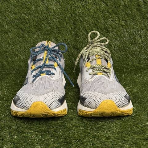New Balance Shando Mens Size 11 Gray Blue Yellow Mesh Trail Running Shoes photo 2