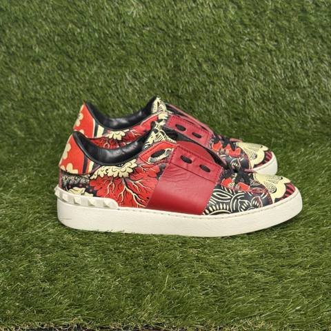 Valentino Garavani Rockstud Womens Size 9 EU 39.5 Red Low Top Sneakers