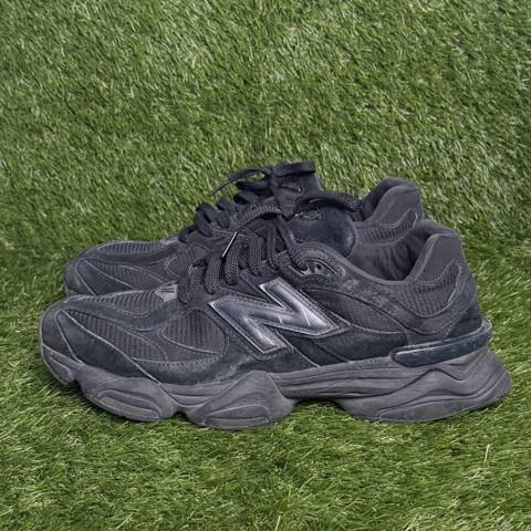 New Balance 9060 Boys Size 12.5 Black Grade School Sneakers Kids Shoes photo 3