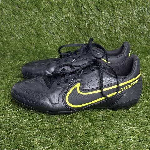 Nike Tiempo Legend 9 Club Boys Size 5.5Y Black Volt FG MG Youth Soccer Cleats photo 3