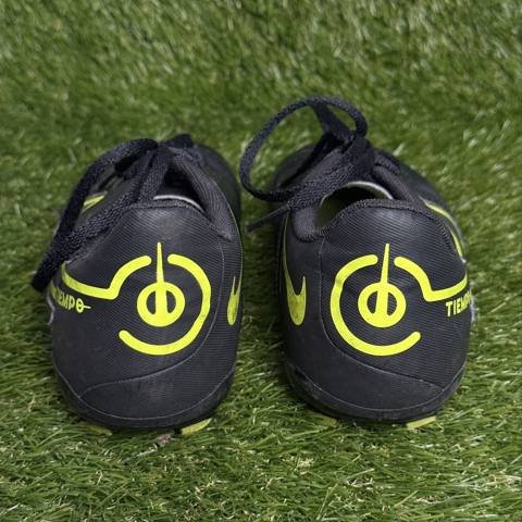 Nike Tiempo Legend 9 Club Boys Size 5.5Y Black Volt FG MG Youth Soccer Cleats photo 4