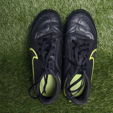 Nike Tiempo Legend 9 Club Boys Size 5.5Y Black Volt FG MG Youth Soccer Cleats photo 5