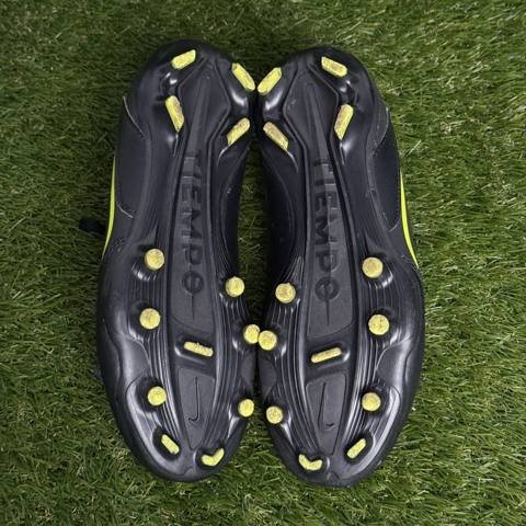 Nike Tiempo Legend 9 Club Boys Size 5.5Y Black Volt FG MG Youth Soccer Cleats photo 7
