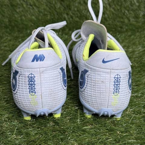 Nike Mercurial Vapor 14 Academy Boys Size 5.5Y White Blue Youth Soccer Cleats photo 4
