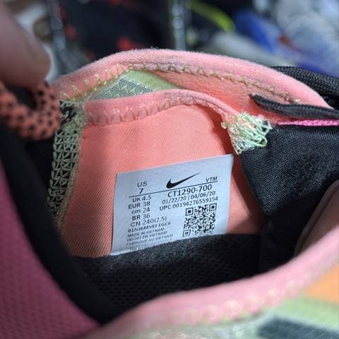 Nike Air Max 2090 Womens Size 7 Orange Black Running Shoes Sneakers CT1290-700 photo 2
