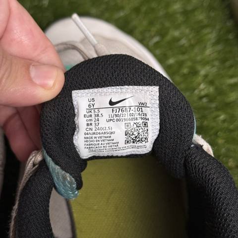 Nike Air Zoom Crossover Low Doodles Boys Size 6Y White Youth Basketball Shoes photo 8