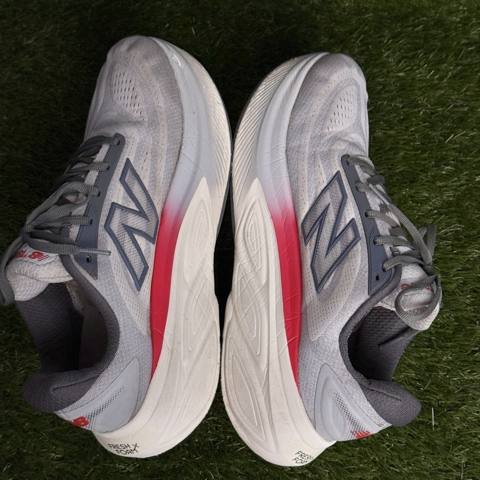 New Balance Fresh Foam X More v6 Mens Size 11 D Gray Beige Running Shoes photo 5