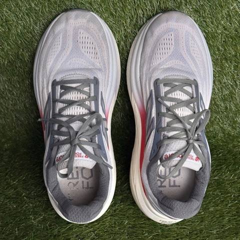 New Balance Fresh Foam X More v6 Mens Size 11 D Gray Beige Running Shoes photo 6