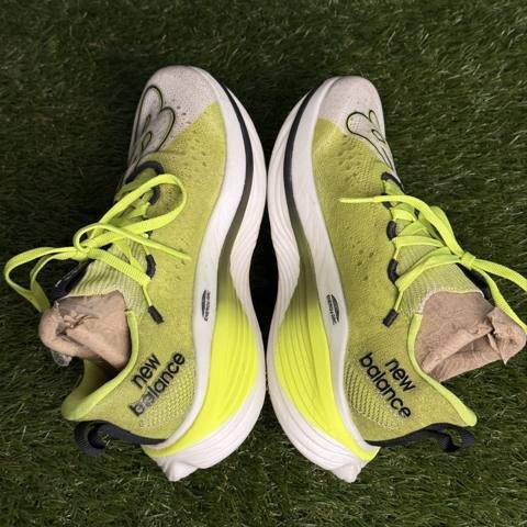 New Balance FuelCell SuperComp Elite v3 Womens Size 6.5 D Lime Racing Shoes photo 6