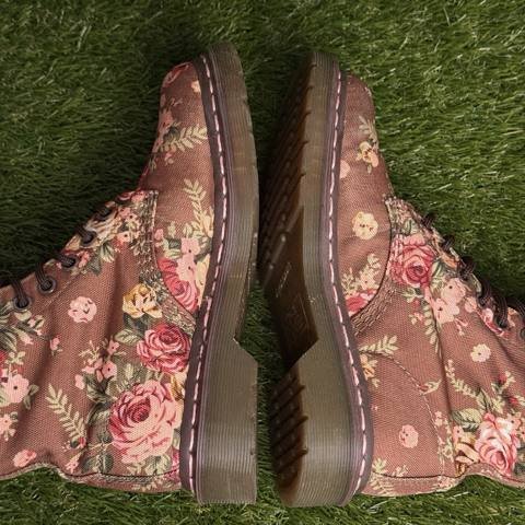 Dr Martens 1460 Womens Size 5 Brown Victorian Floral Rose Canvas Combat Boots photo 5