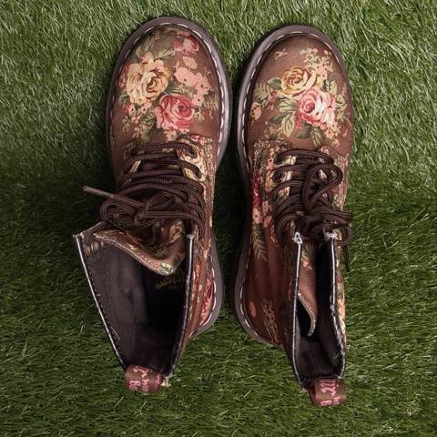 Dr Martens 1460 Womens Size 5 Brown Victorian Floral Rose Canvas Combat Boots photo 6