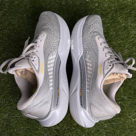 Brooks Adrenaline GTS 24 Mens Size 8.5 D Alloy White Gold Support Running Shoes photo 6