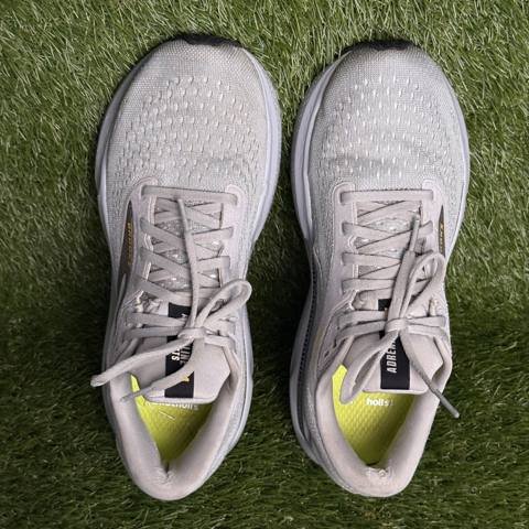 Brooks Adrenaline GTS 24 Mens Size 8.5 D Alloy White Gold Support Running Shoes photo 7