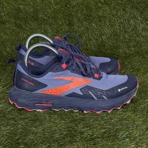 Brooks Cascadia 17 GTX Womens Size 9 B Navy Bittersweet Gore-Tex Trail Shoes