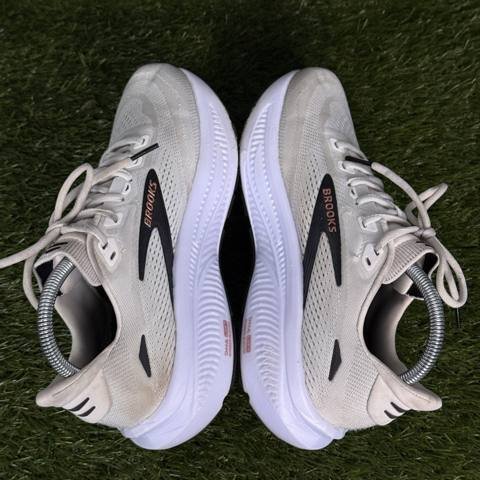 Brooks Ghost Max Womens Size 8 B White Max Cushion Running Shoes 1204821B105 photo 5