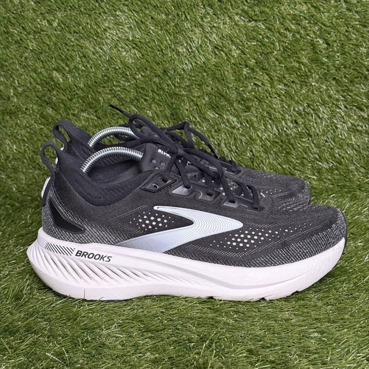 Brooks Glycerin 23 Womens Size 11 B Black White Cushioned Running Shoes Sneakers