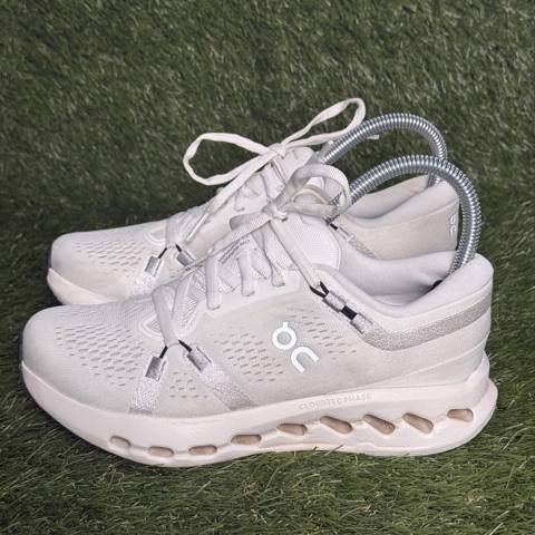 On Cloud Cloudsurfer 2 Womens Size 6.5 White Cushioned Running Shoes Sneakers photo 3