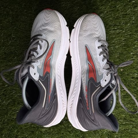Altra Torin 6 Mens Size 10.5 Gray Red Zero Drop Cushioned Road Running Shoes photo 5