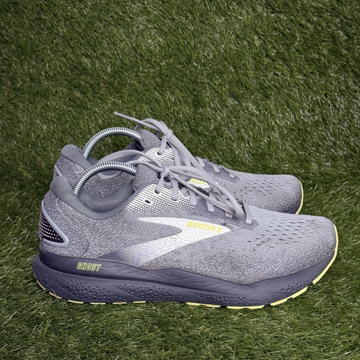 Brooks Ghost 16 Mens Size 10.5 D Gray Yellow Cushioned Running Shoes 1104181D040