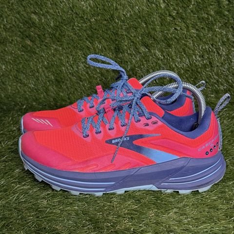 Brooks Cascadia 16 Womens Size 8 B Coral Navy Blue Trail Running Shoes photo 3