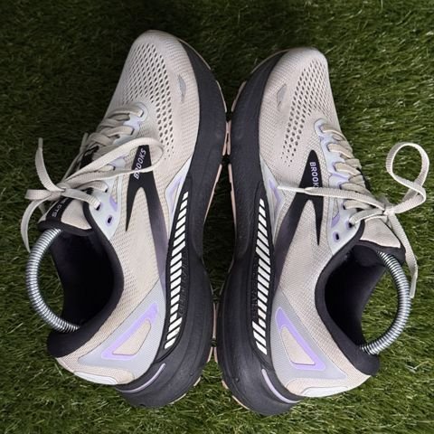 Brooks Adrenaline GTS 23 Womens Size 10 D Wide Cream Lilac Support Running Shoes photo 5