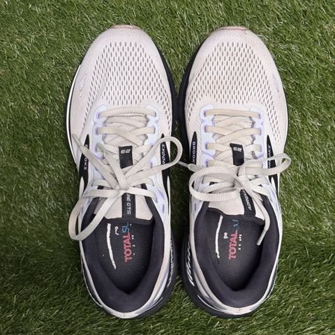 Brooks Adrenaline GTS 23 Womens Size 10 D Wide Cream Lilac Support Running Shoes photo 6