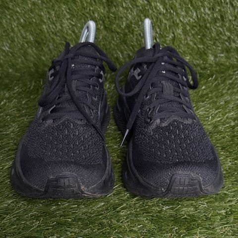 Brooks Ghost Max Womens Size 7 B Black Max Cushion Running Walking Shoes photo 2