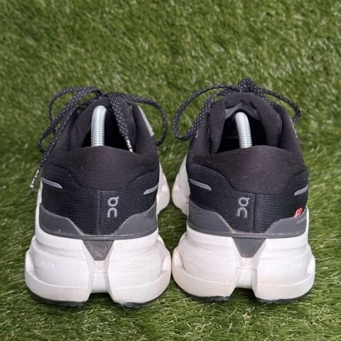 On Cloudrunner 2 Mens Size 11.5 Black White Supportive Running Shoes photo 4