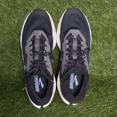 On Cloudrunner 2 Mens Size 11.5 Black White Supportive Running Shoes photo 6