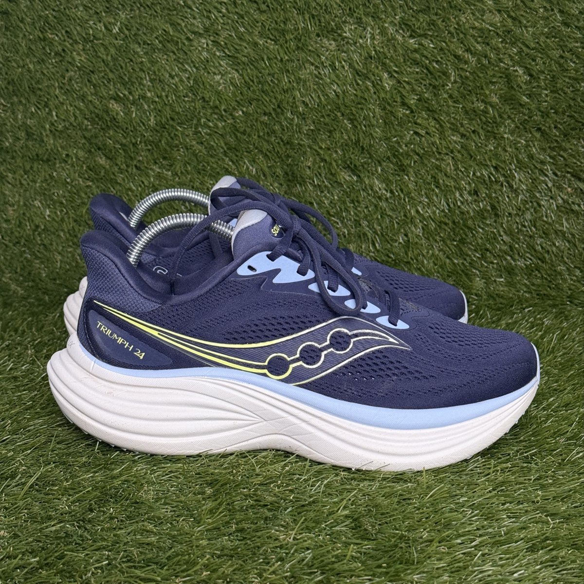 Saucony Triumph 24 Womens Size 10 Wide Navy Max Cushion Running Shoes S10994