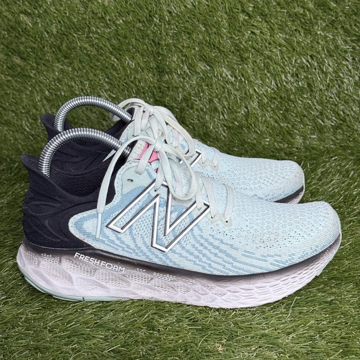 New Balance Fresh Foam Womens Size 7-8 Light Blue Running Shoes See Photos