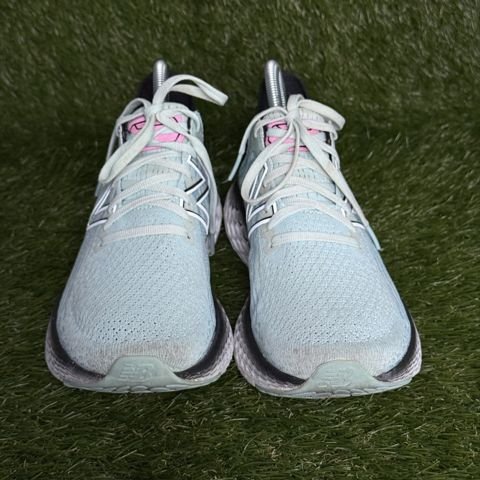 New Balance Fresh Foam Womens Size 7-8 Light Blue Running Shoes See Photos photo 2
