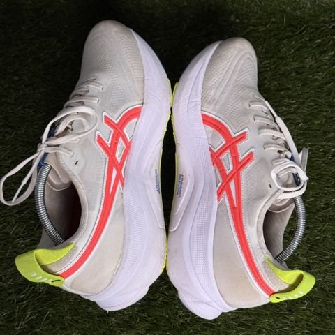 Asics Gel-Kayano 32 Mens Size 11 Cream Coral Yellow Stability Running 1011C132 photo 5