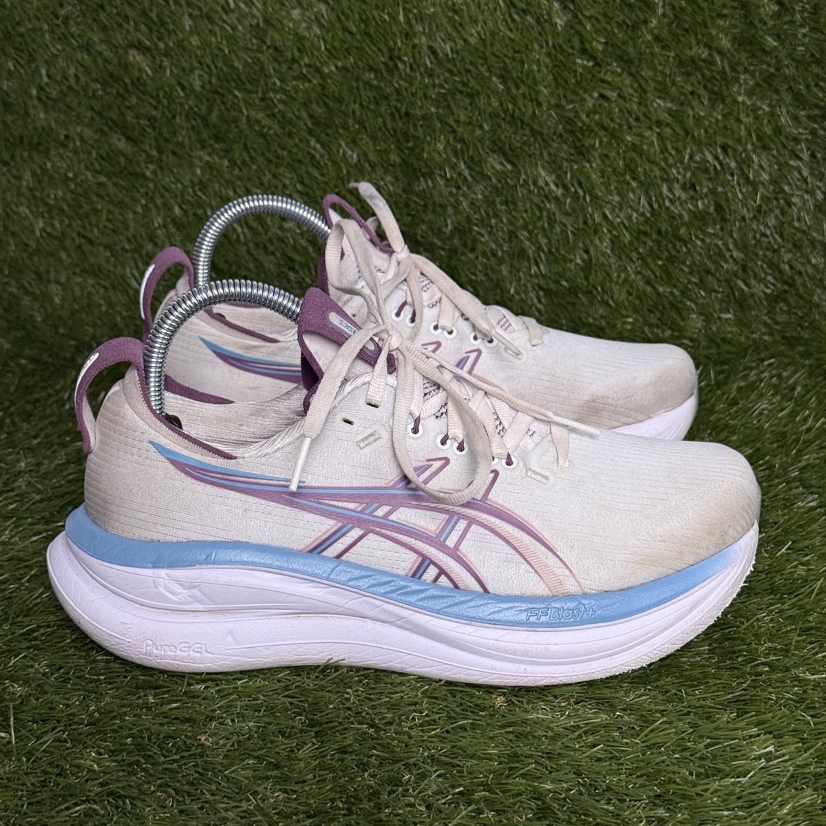 Asics Gel-Nimbus 28 Womens Size 8 Wide White Lilac Running Shoes 1012B917