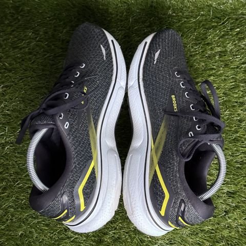 Brooks Ghost 15 Mens Size 9.5 D Gray Black Yellow Running Shoes 1103931D096 photo 5