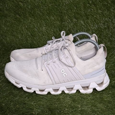 On Cloudswift Womens Size 9.5 White Cushioned Running Shoes photo 3