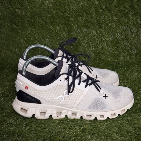 On Cloud X 3 Womens Size 8 White Black Training Running Shoes