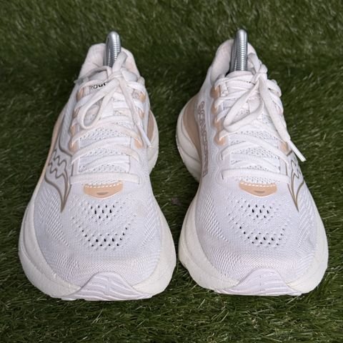 Saucony Ride 19 Womens Size 8 White Peach Cushioned Running Shoes S11055-301 photo 2