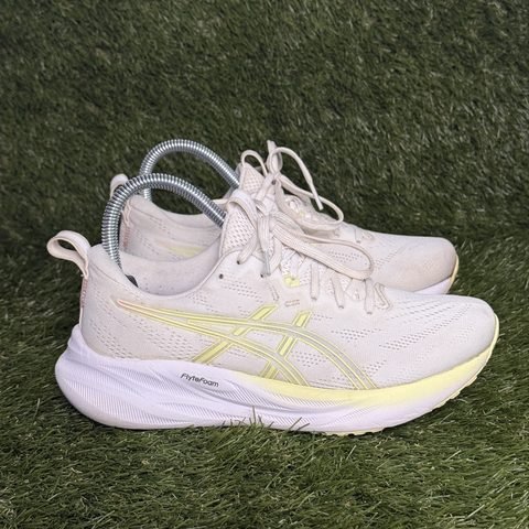 Asics Gel-Pulse 16 Womens Size 6.5 White Yellow Cushioned Running Shoes 1012B755 photo 1