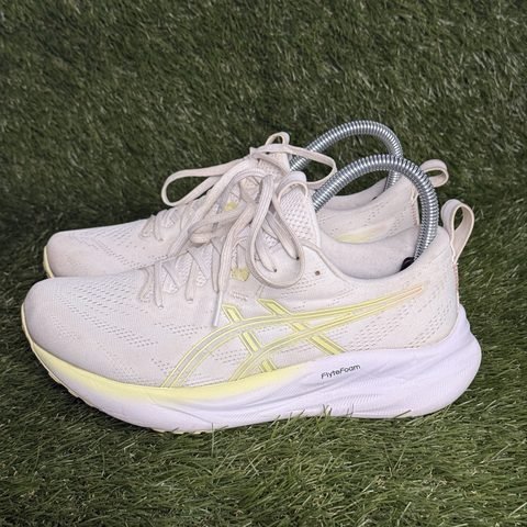 Asics Gel-Pulse 16 Womens Size 6.5 White Yellow Cushioned Running Shoes 1012B755 photo 3