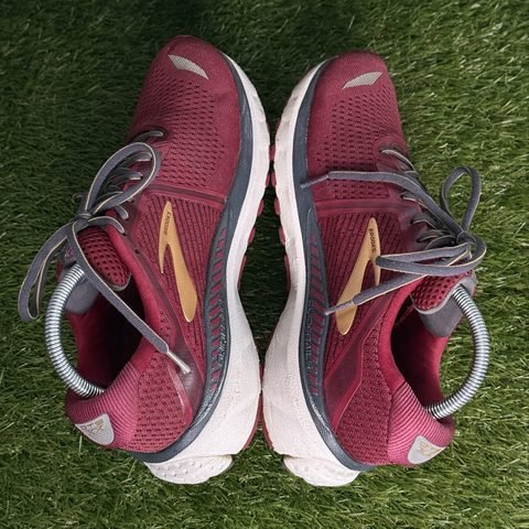 Brooks Adrenaline GTS 20 Womens Size 10 B Burgundy Gold Stability Running Shoes photo 5