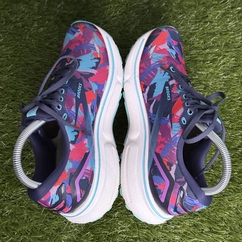 Brooks Ghost 15 Womens Size 8 B Navy Pink Camo Print Cushioned Running Shoes photo 5