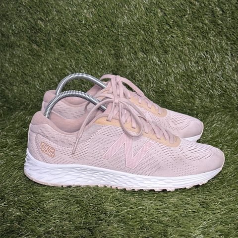 New Balance Fresh Foam Arishi v1 Womens Size 9.5 Pink Running Shoes WARISSH1 photo 1