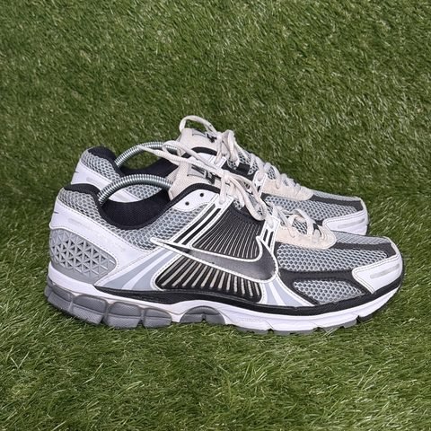 Nike Air Zoom Vomero 5 SE SP Mens Size 11.5 Dark Grey White CI1694-001 photo 1