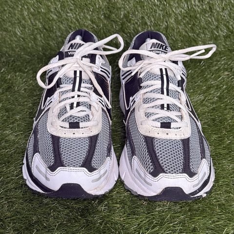 Nike Air Zoom Vomero 5 SE SP Mens Size 11.5 Dark Grey White CI1694-001 photo 2