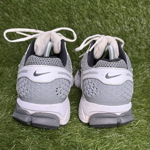 Nike Air Zoom Vomero 5 SE SP Mens Size 11.5 Dark Grey White CI1694-001 photo 4