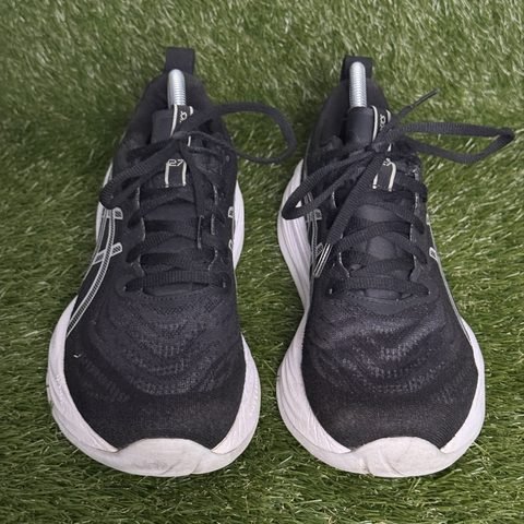 Asics Gel-Cumulus 27 Womens Size 10.5 Black White Running Shoes 1012B772 photo 2
