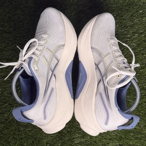 Asics Gel-Kayano 32 Mens Size 9 Cream Blue Stability Running Shoes 1011C203 photo 5