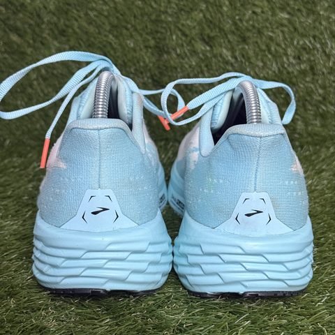 Brooks Launch 11 Mens Size 9.5 D White Light Blue Lightweight Running Shoes photo 4