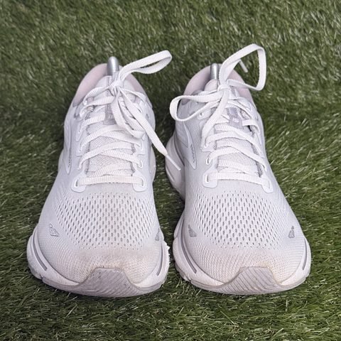Brooks Ghost 15 Womens Size 11 D Wide White Gray Cushioned Running Shoes photo 2